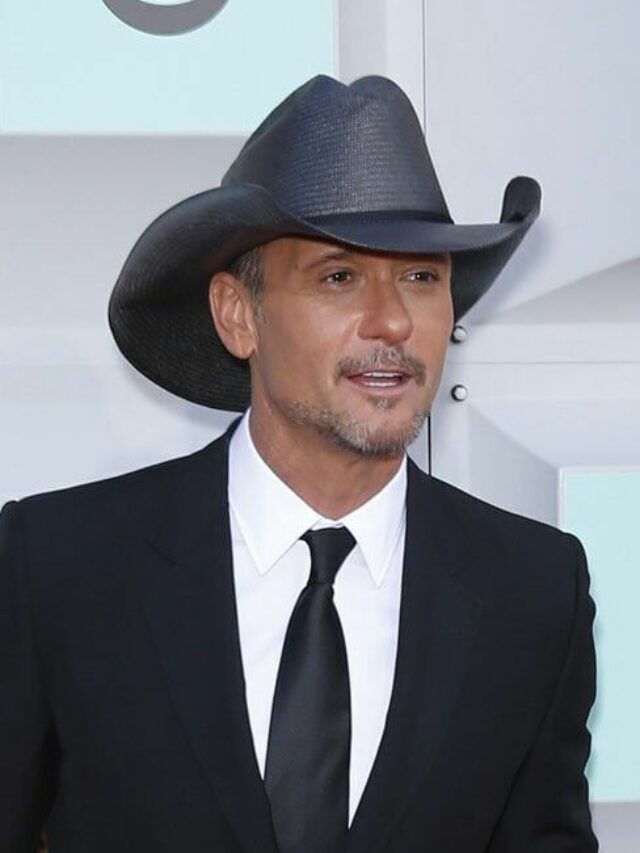 Concertgoers hurling things at musicians are addressed by Tim McGraw.