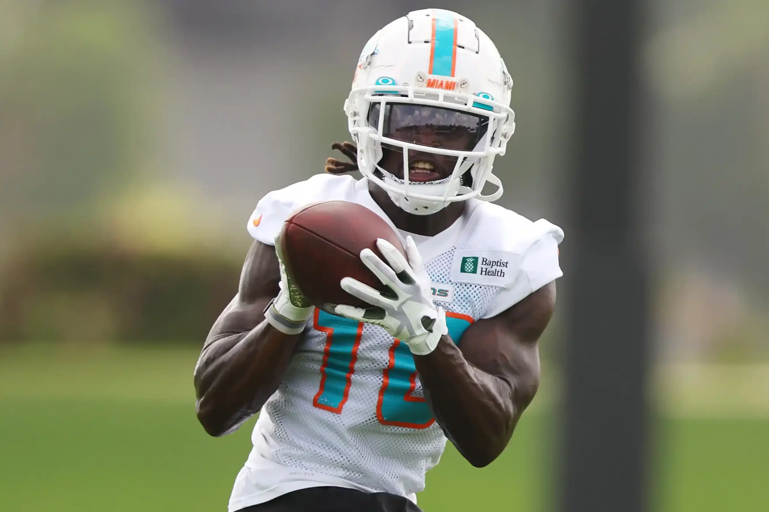 Coach of the Dolphins Mike McDaniel Provides Updates on Tyreek Hill